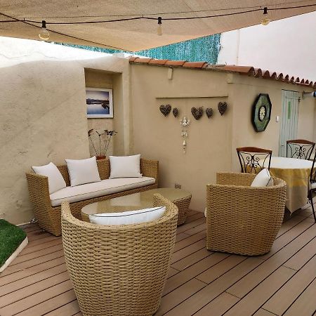 Rez-de-chaussée privatif spacieux 3* d'une villa centre ville Hyères Esterno foto